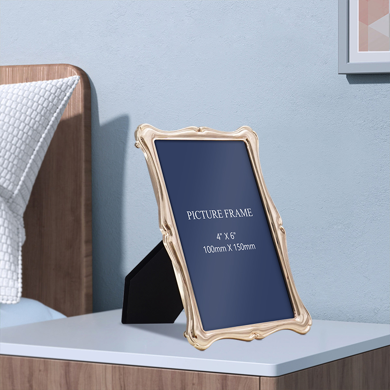 Clara photo frame